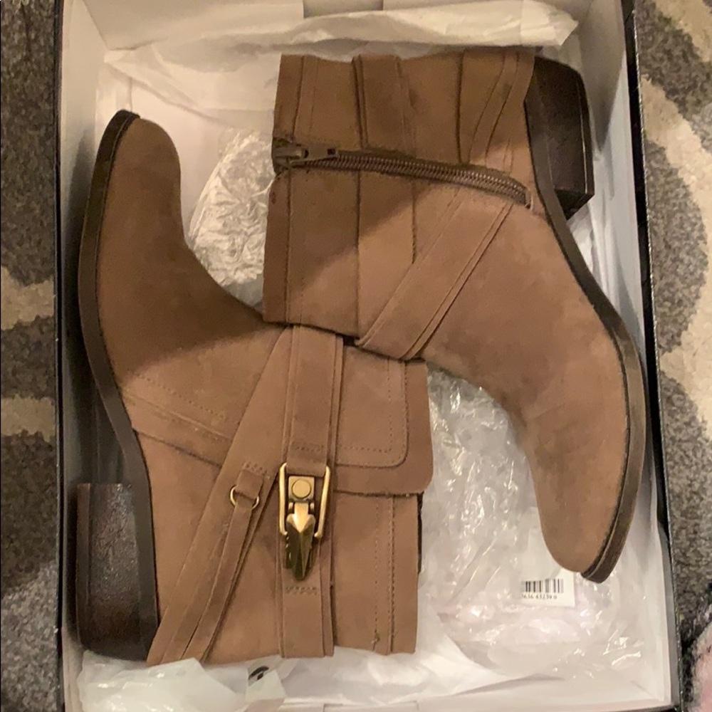 Fergalicious Midas taupe